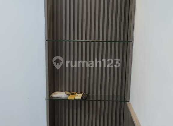 Disewakan Apartment Taman Condominium Kemayoran , Tower Akasia , furnish 2