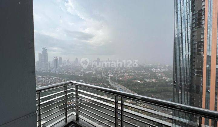 Four Seasons Residences ,penthouse , Semi Furnished ,bagus,  2