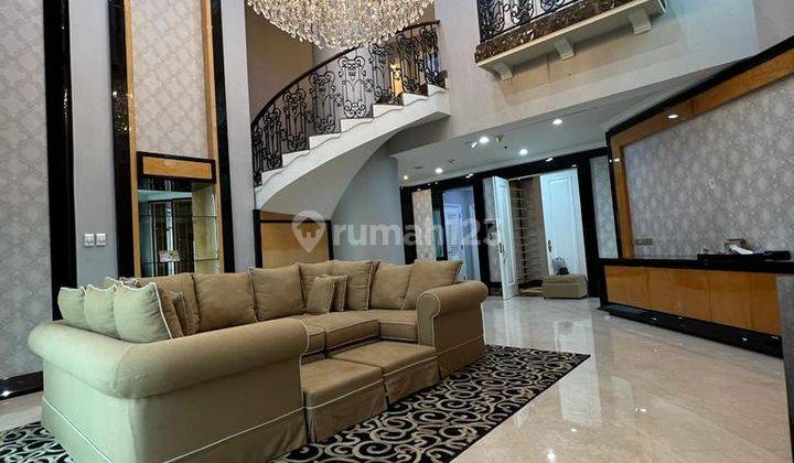 Four Seasons Residences ,penthouse , Semi Furnished ,bagus,  1