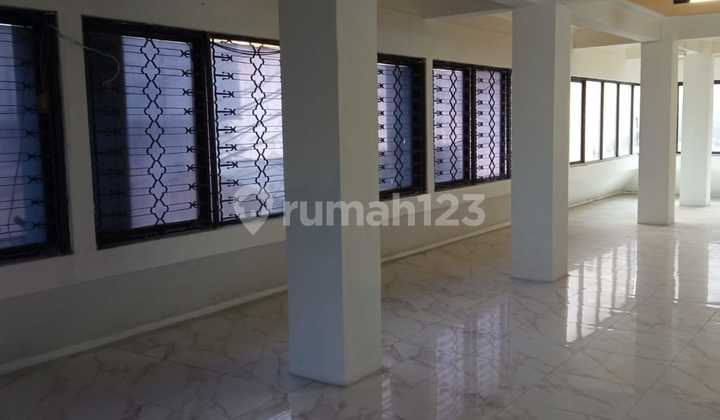 For Rent Nice Shop House Size 6x18m2 in Gunung Sahari, Central Jakarta 2