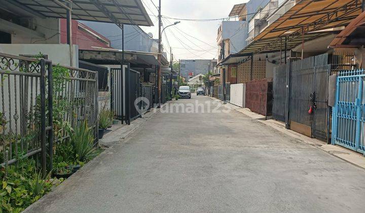 Dijual Rumah Di Janur Kuning 2 Lantai Baru SHM di Kelapa Gading 2