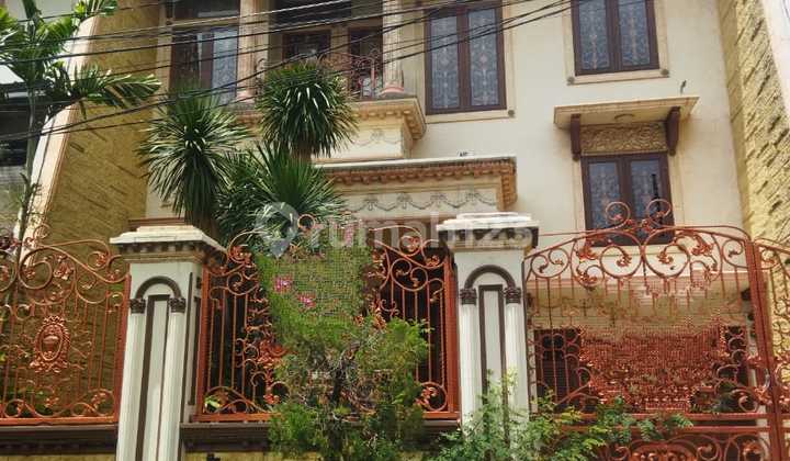 For Rent Nice Semi-Furnished House in Pulomas, East Jakarta