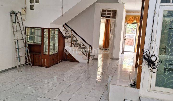 Disewakan Rumah 2 Lantai , Luas Dan Bagus ,uk 8x20m² 2