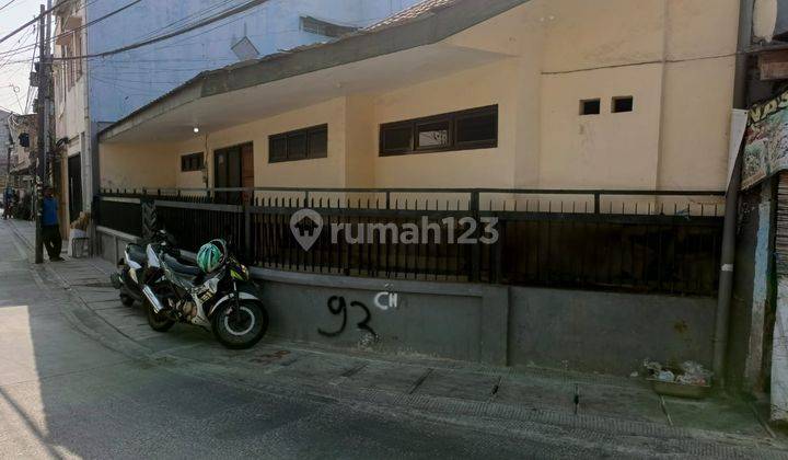 Dijual Rumah Uk 15x7m2 ,Semi Furnished HGB Kartini, Jakarta Pusat 1