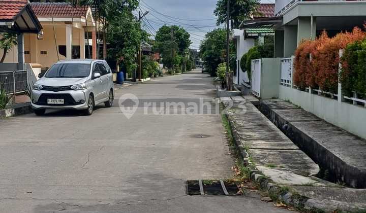 For Sale House in South Bekasi, Still in Good Condition and Ready to Occupy