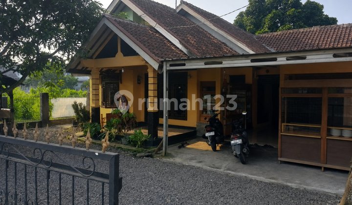Strategic House on the Edge of Warungkondang Road, Area of 450 M², can be Used for Business Strategic House on the Edge of Warungkondang Road, Area of 450 M², can be Used for Business