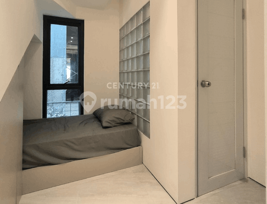 For Sale Good Strategic House In Ciputat 2