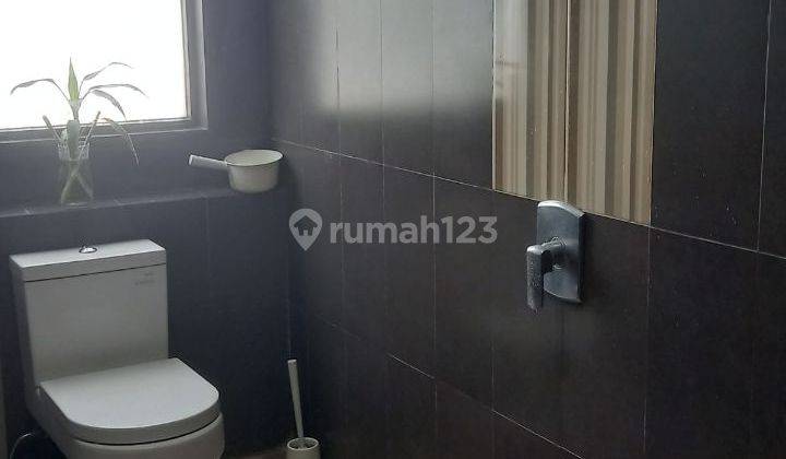 Rumah 2 lantai di cluster venice graha raya 2