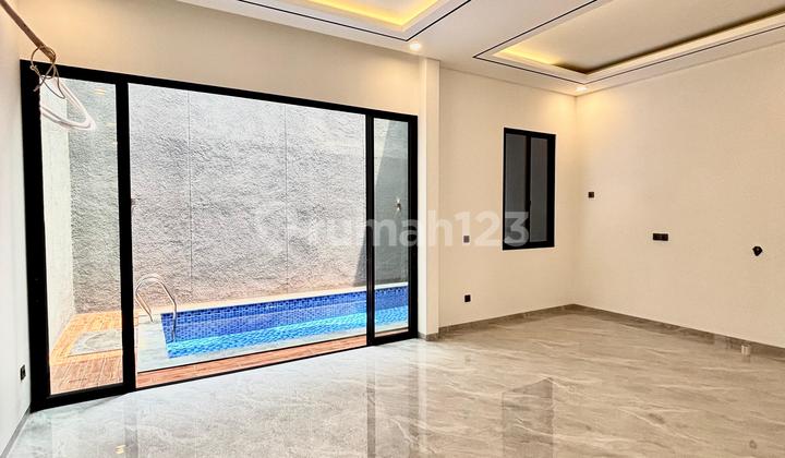 Balcony House* At *pondok Indah*