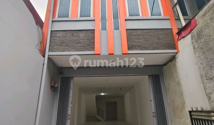 Affordable Shop House For Quick Sale Commercial Location 2.5 Floors Affordable Shop House For Quick Sale Commercial Location 2.5 Floors