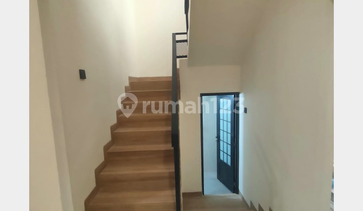 House for Quick Sale in Digraha Raya, Close to Sek.9 Access 2