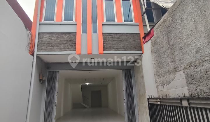 Commercial Shophouse for Rent, Minimum 2 Years, Suitable for Retail and Warehouse. Commercial Shophouse for Rent, Minimum 2 Years, Suitable for Retail and Warehouse.
