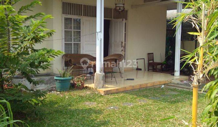 Rumah 1 lantai dengan halaman di Joglo JakartaBarat 2