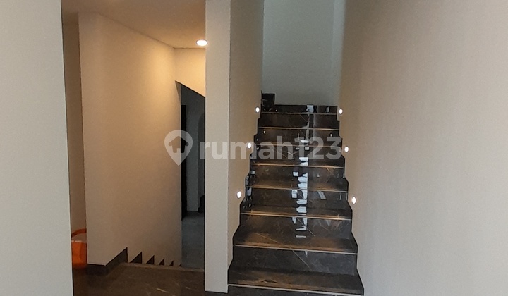 Rumah 2 Lantai Dekat Lrt Taman Mini Jakarta Timur 2
