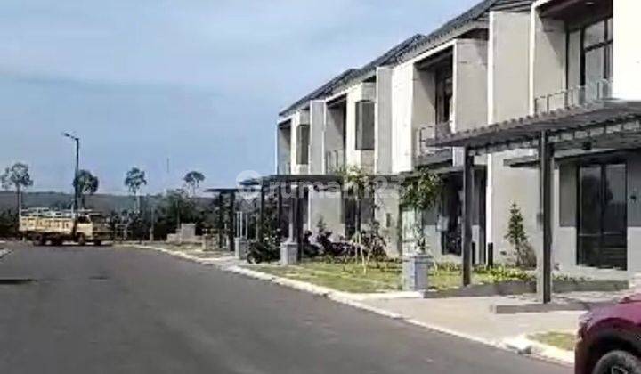 Rumah 2 lantai baru di Sumarecon Bandung 2