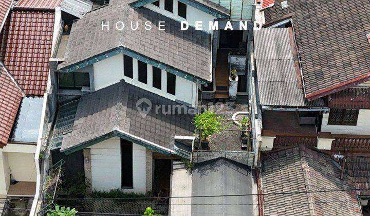 Rumah sangat terawat di komplek lebak lestari , lebak bulus 2