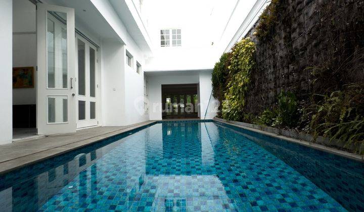 LUXURIOUS MODERN CLASSIC HOUSE MENTENG 1