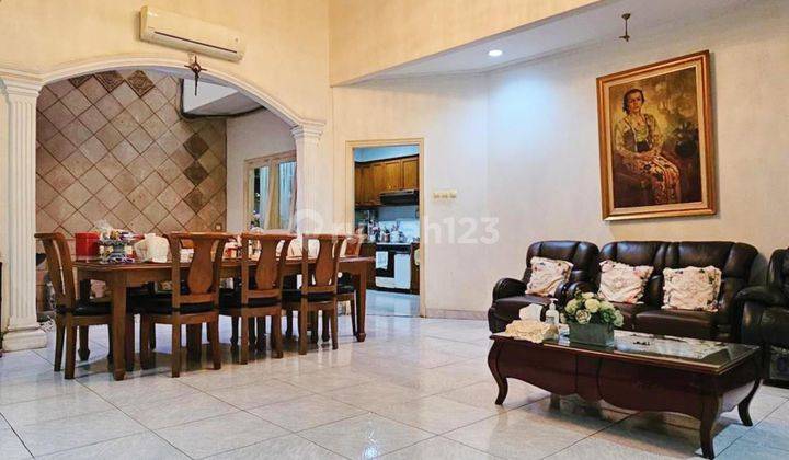 Rumah Di Hook Lokasi Tenang Dan Strategis. Area Kebayoran Baru 2