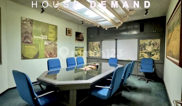 Rumah Kantor Lama 2 Lantai Di Hj. Nawi Jakarta Selatan