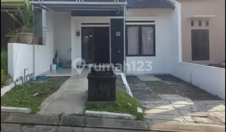 Nice Furnished House for Rent Taman Sari Hill Tembalang Semarang 2