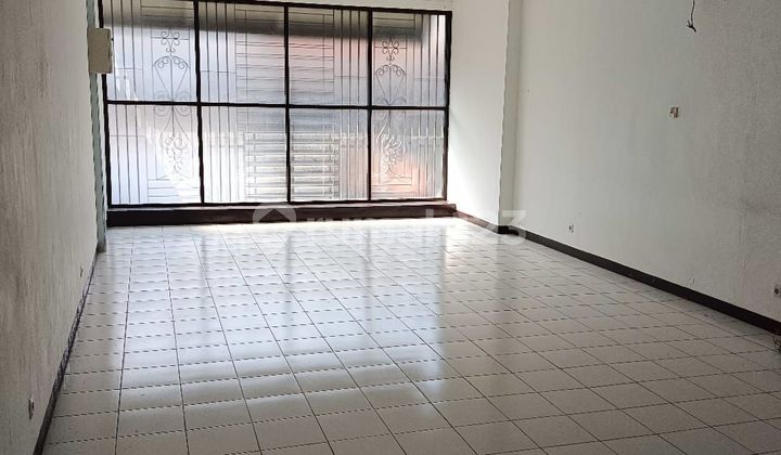 RENTAL SHOPHOUSE SUITABLE FOR OFFICE, BUSINESS, WAREHOUSE IN CHINATOWN AREA. 2