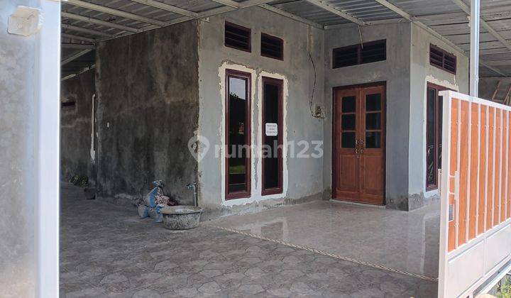 Sewa Rumah Bagus 3 Kt Garasi Bisa 2 Mobil Ngaliyan 1