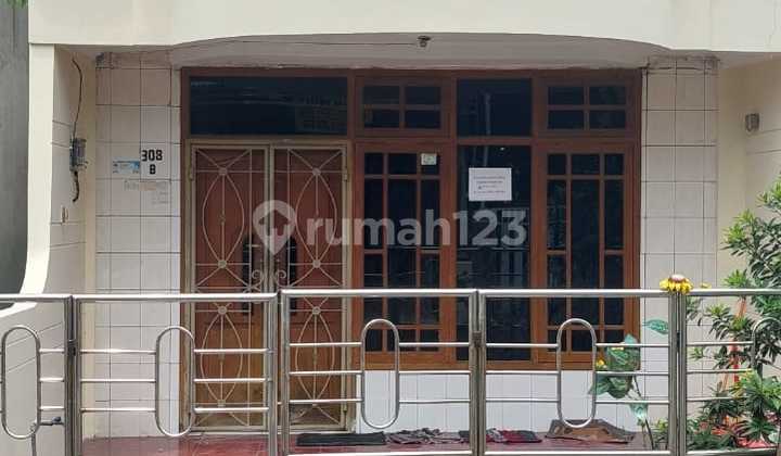 Furnished 5-Bedroom 2-Story House for Rent Near Udinus, Tugu Muda, West Semarang 1