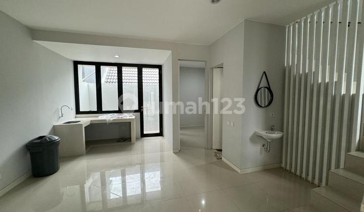 Rental of Good Semifurnished House at Citra Grand Tembalang Semarang 2