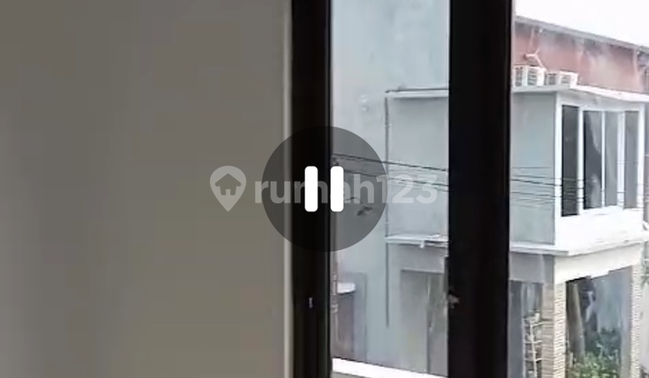 Nice 2-Story House for Rent Behind Wongsonegoro Street, Mangunharjo, Tembalang 2