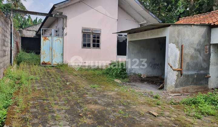 Rent/ Sale House Large Land suitable for M B G West Ungaran