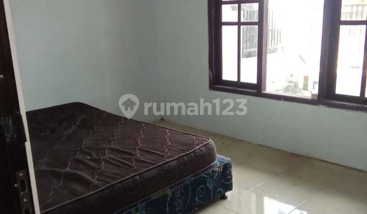 Cheap Furnished 4-Bedroom House for Rent Near Unisula Semarang 2
