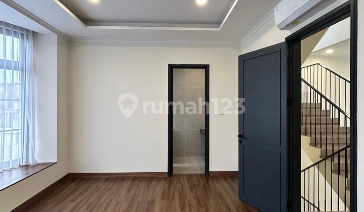 New modern house with attic, 4 bedrooms, Louise Cluster, Gading Serpong 2