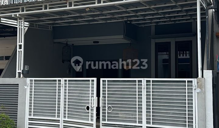 Jual rumah 2 lantai 2 kamar dekat mall Sektor 1E, Gading Serpong