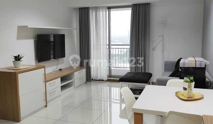 Apt murah full furnish view pool M Town Signature, Gading Serpong