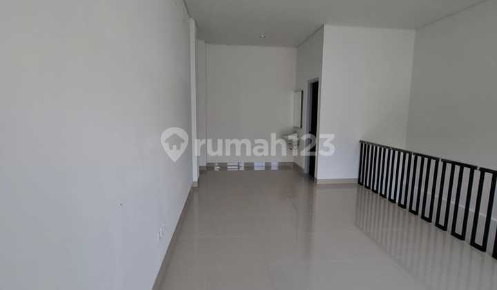 For rent: new 3-story shop house in prime location at The Loop, BSD City