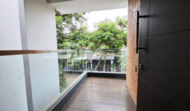 Rumah 2 Lantai Di Sektor 9 Di Cluster Discovery Bintaro