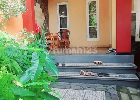 SECONDARY HOUSE 1.2 M 2 FLOORS IN A LARGE HOUSING ESTATE IN CIBINONG