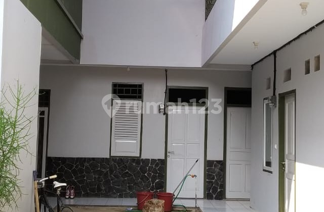 Kost House with 18 Rooms Near Gunadarma University in Kelapa Dua, Depok 2