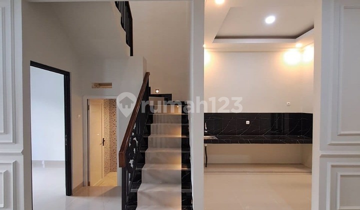 Rumah Baru 2 Lt Modern Classic di Kalimulya Cilodong Depok 2