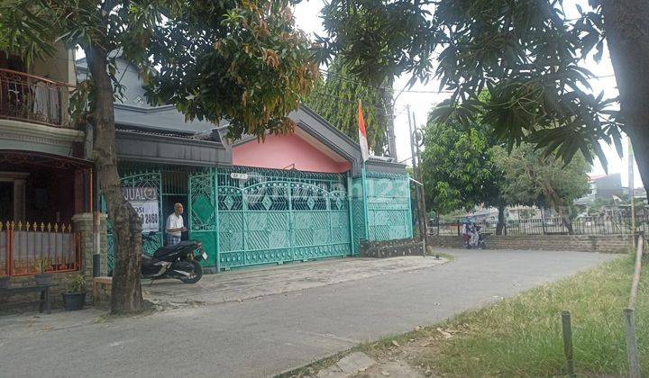 Rumah Bekasi Barat Strategis, Hook 2 Lantai Semi Furnished Jati 1