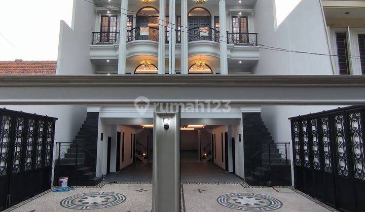 Jual rumah baru type eropa classic pejaten barat jakarta 1