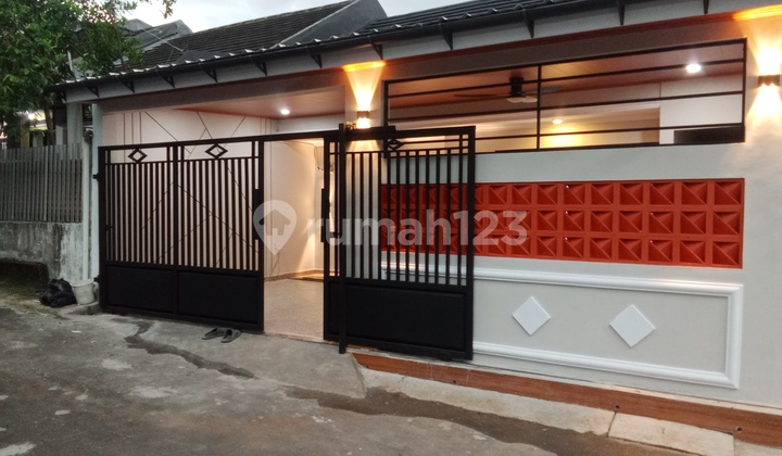 Luxury House in a Ready-to-Occupy Cluster, Lenteng Agung, South Jakarta Luxury House in a Ready-to-Occupy Cluster, Lenteng Agung, South Jakarta