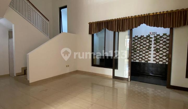 Roadside House for Business in Nusa Loka BSD City 2