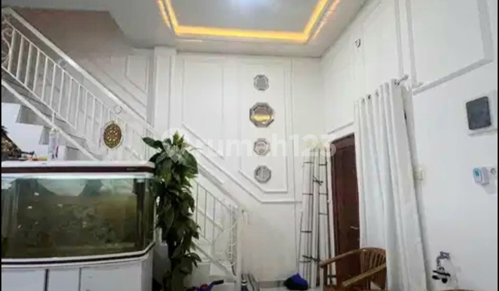 Rumah Cantik Semi Furnish Di Cluster Graha Raya Bintaro 2