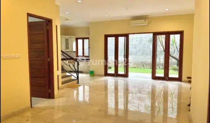 Rumah Cantik Ala Villa Dalam Komplek 1