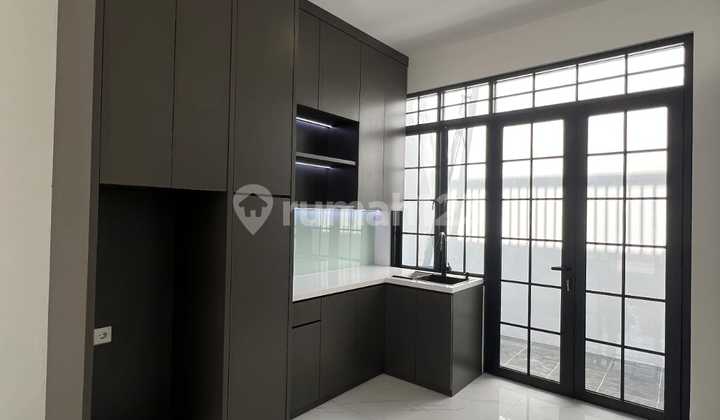 Rumah Brand New Disain Clasic Minimalis Siap Huni Di Kencana Loka Bsd City di BSD Kencana Loka