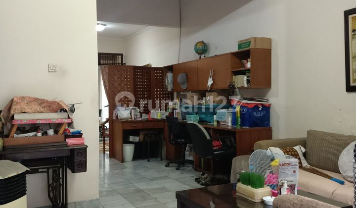 Rumah 2 lantai dekat supermarket  2