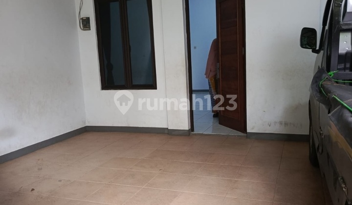 Rent a House Villa Pamulang. Rent a House Villa Pamulang.