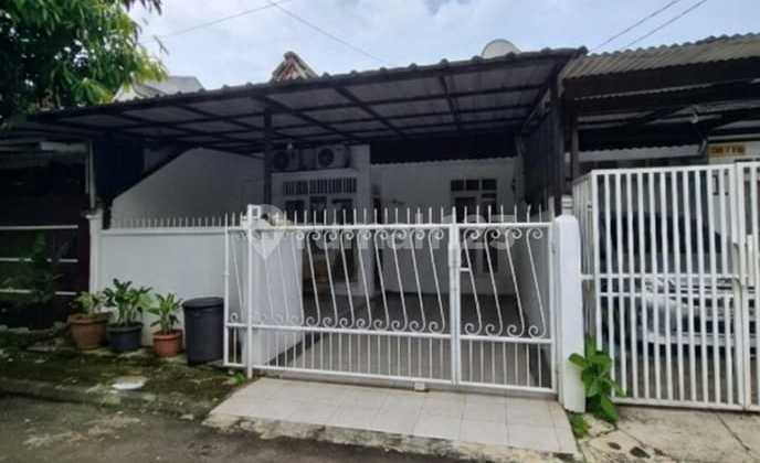 For Sale Cheap Ready-to-Live-in House in Nusaloka BSD For Sale Cheap Ready-to-Live-in House in Nusaloka BSD