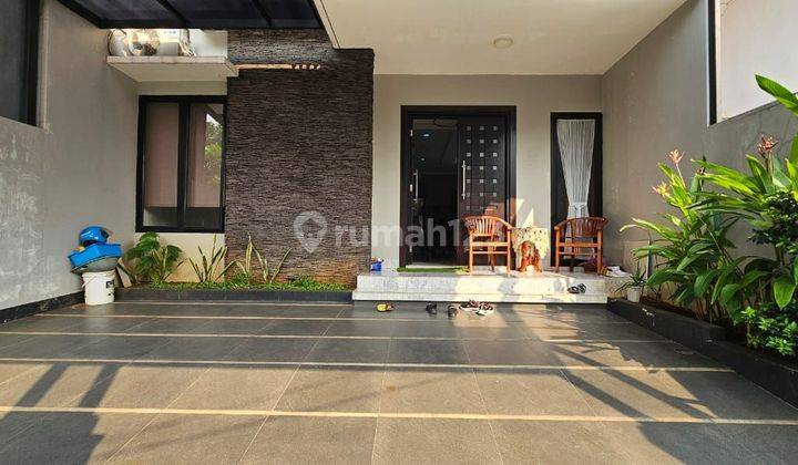 DIJUAL RUMAH 2 LANTAI 4 KAMAR TIDUR DAN SIAP HUNI  DI GRIYA LOKA BSD 2